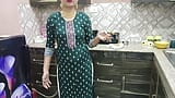 Indian Punjabi Ma putt new Desi chudai full gaaliyan Punjabi full HD Desi sardarni stepmom fucked wbund Mari in Kitchen snapshot 2