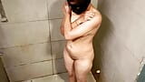Perfect doordachte Indische kont en natuurlijke Desi grote tieten sexy tiener Bhabhi die een douche neemt snapshot 3