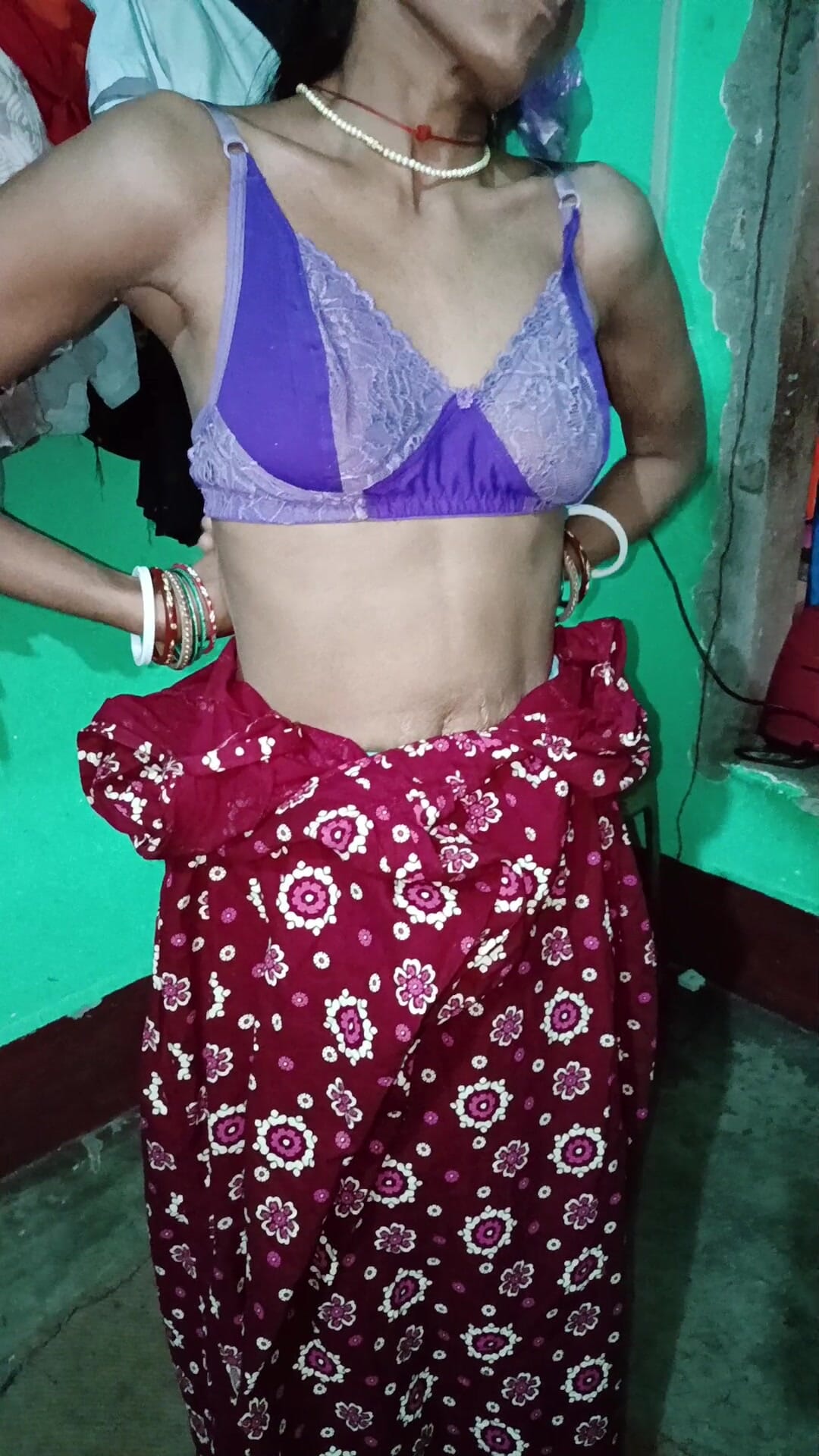 Sexi bhabhi ka moment video bhabhi nighty par apni sexi chut gand dikhati hai snapshot 1