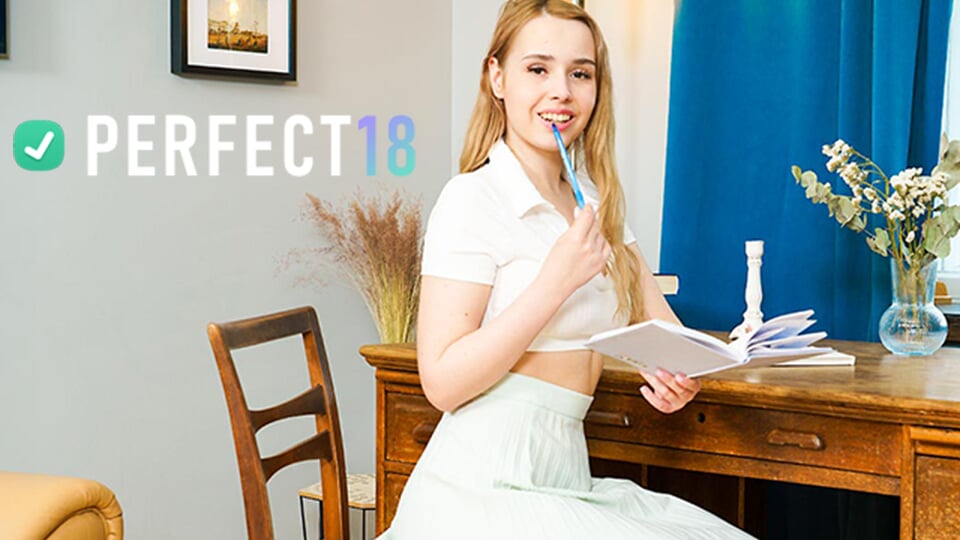 Prsata Annastejsa Cherry radi domaći od Perfect18