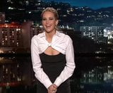 Jennifer Lawrence Cleavage snapshot 3