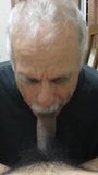 Viejo papi dame una mamada y come mi semen snapshot 3