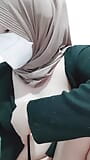 Ez a hidzsábos lány egyedül maszturbál a szobájában snapshot 18