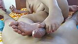 Colombiaanse met geweldige kut masturbeert de pik met haar voeten snapshot 9