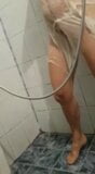 Masturbation sous la douche snapshot 1