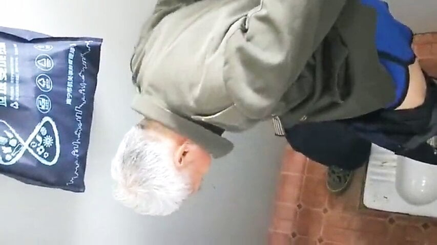 yaşlı adam açık