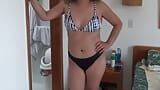 Ich trage einen bikini, um am strand zu zeigen, ich liebe es, schwänze hart zu machen snapshot 14