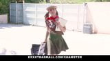 Exxxtrasmall - piccola ragazza carina viene scopata duramente da uno stallone alto snapshot 2