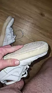 Nike Air Force One - stinkende und abgenutzte Turnschuhe meiner ...