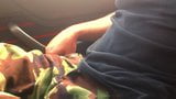 Travestiet aftrekken in de auto in het openbaar snapshot 1