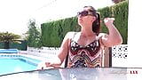 Auntjudysxxx - Eva Johnson, femme au foyer MILF sexy, te baise sur la terrasse (expérience en POV) snapshot 1