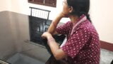 Dostki Step Mom Chud Geyi Mujhse - Friends Hot Mom snapshot 3