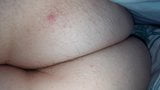 妻の毛深いお尻と後部マンコの膨らみ-気づいていない snapshot 8