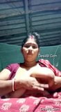 Desi Bengali Boudi zeigt ihre großen Möpse Teil 3 snapshot 2