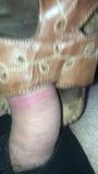 Mijn gesmeerde pik in zwaar versleten teenslippers knijpen snapshot 8