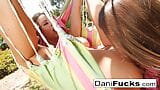 Dani Daniels lambe e dedilha sua amiga sexy snapshot 17