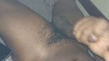 Abschießen einer großen, dicken, sahnigen Spermaladung snapshot 3