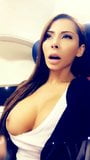 मैडिसन एक विमान पर उसके स्तन के साथ खेलता है snapshot 3