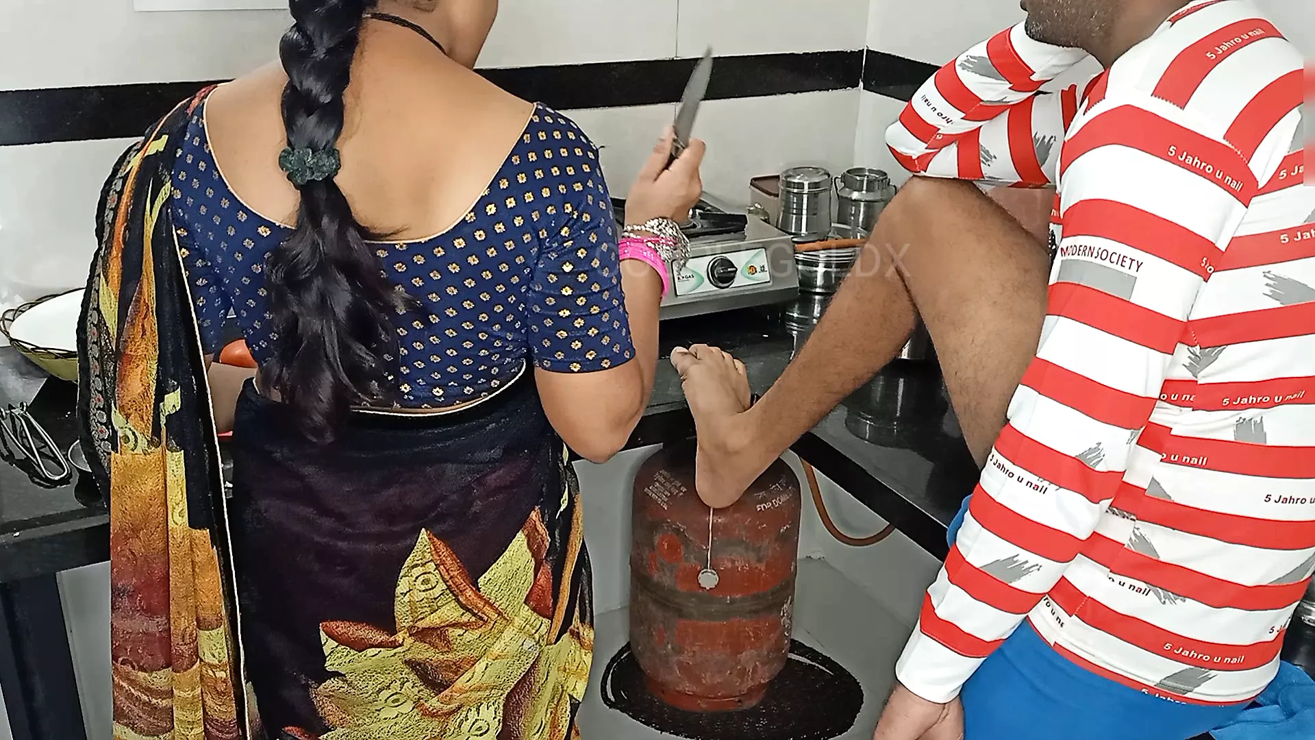 Main Kichen Me Gand Nahi Marva Sakta Hu: Indian Anal Porn