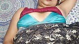 Indisch meisje opgepikt en meegenomen naar huis om te neuken met vuile Hindi-audio snapshot 10