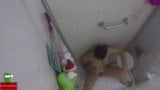 Schneller Vorlauf, Video einer Frau unter der Dusche snapshot 9