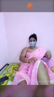 Aunty Showing Sexy Armpits: Guadeloupean Webcam Webcam Porn | xHamster