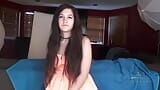 Caroline Ray is blij om te chatten en haar schattige kut te laten zien snapshot 3