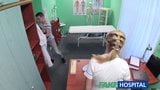 Fakehospital dekhengst betrapt op het geven van een creampie aan de verpleegster snapshot 2