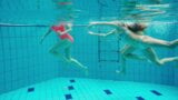 Avenna mit Nina Mohnatka und Marketa beim Schwimmen im Pool snapshot 6