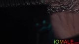 Des minets latinos BDSM baisent brutalement après une pipe dans un donjon snapshot 3