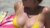 ESE BIKINI AMARILLO CON LINDAS TETOTAS Y CULO snapshot 9