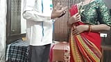 Salu bhabhi 勾引女裁缝做爱，带有清晰的印地语音频 snapshot 3