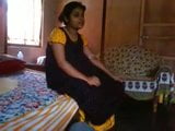 Lucknow Bhabhi Ghazala Boob Show snapshot 1