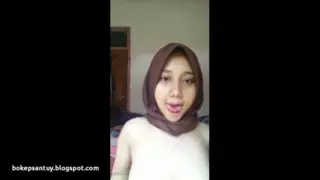 Indonesia Hijab Susu Gede Sange Berat by Bokepsantuy | xHamster