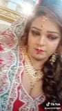 Desi sposa clevrage snapshot 5