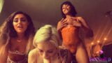 La sexy Jenna Foxx, Naomi Woods et Alex Grey dans un trio de filles! snapshot 3