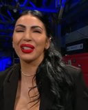 Wwe - 스맥도우에서 무대 뒤에서 루비 라이엇과 이야기하는 Billie kay snapshot 1