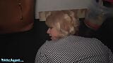 Публичный агент - юная блондинка с короткой стрижкой с мягким натуральным телом заснята в автобусе и трахнута в подвале snapshot 13