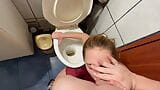 Toilet - kleine hoer snapshot 8