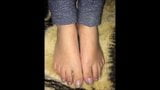 Maria moves her sexy (size 39) feet (part 2) snapshot 2