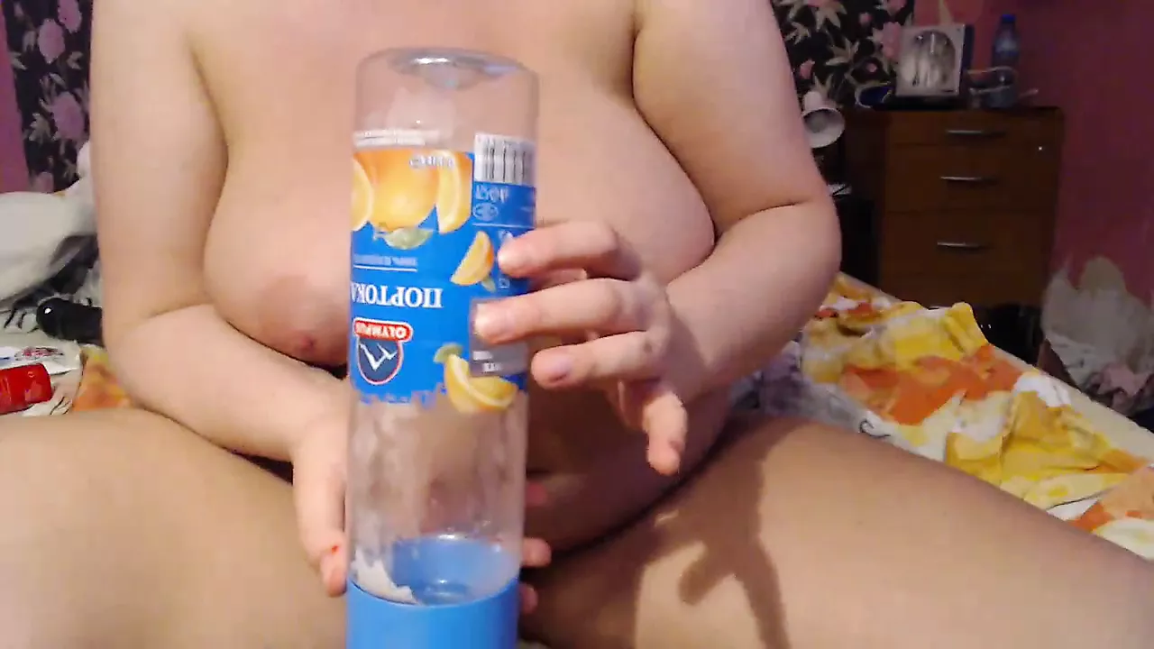 Verschieden große Flaschen in meine Muschi, Faust und Squirting | xHamster