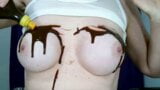 Brazilian_miss mojando tetas, tetas y pezones con chocolate snapshot 5