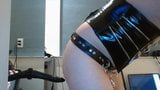 Sissy Onyx - scopata con dildo contro lo specchio 1 snapshot 8