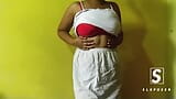 Une adolescente sri-lankaise montre ses gros seins snapshot 2