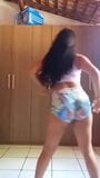 Morena gostosa dancando short torando snapshot 8