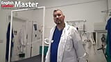 Dokter gemuk mempermalukan dan mempermalukan pasien karena memiliki penis kecil – preview snapshot 9