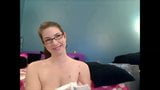 Hot Chick Masturbats on Cam more snapshot 16