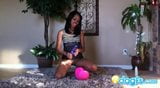 彼女のまんこを弄る遊び心のある黒人キューティーアンバースチール snapshot 2
