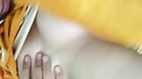 Grandes tetas india joven bhabhi mostrando grandes tetas y ordeñando " desi novia muestra grandes tetas leche snapshot 3