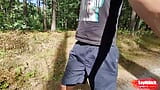 Prepucio suave desnudo corre en el bosque y luego se masturba snapshot 3